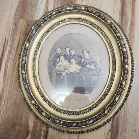 Antique oval picture and frame with information about family on back. - Picture 1 of 8